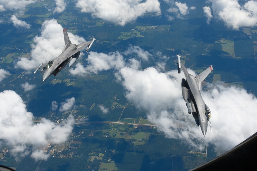 F-16 Air Refueling