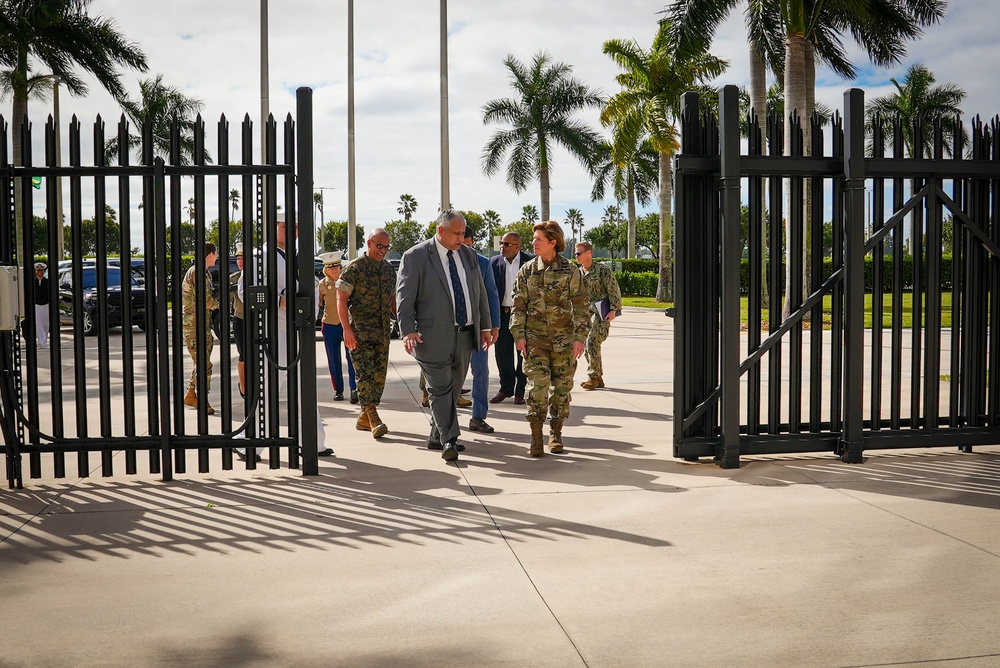 SECNAV Visits SOUTHCOM