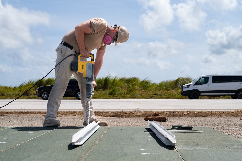 Cope North 24: U.S., RCAF engineers install AM-2 matting