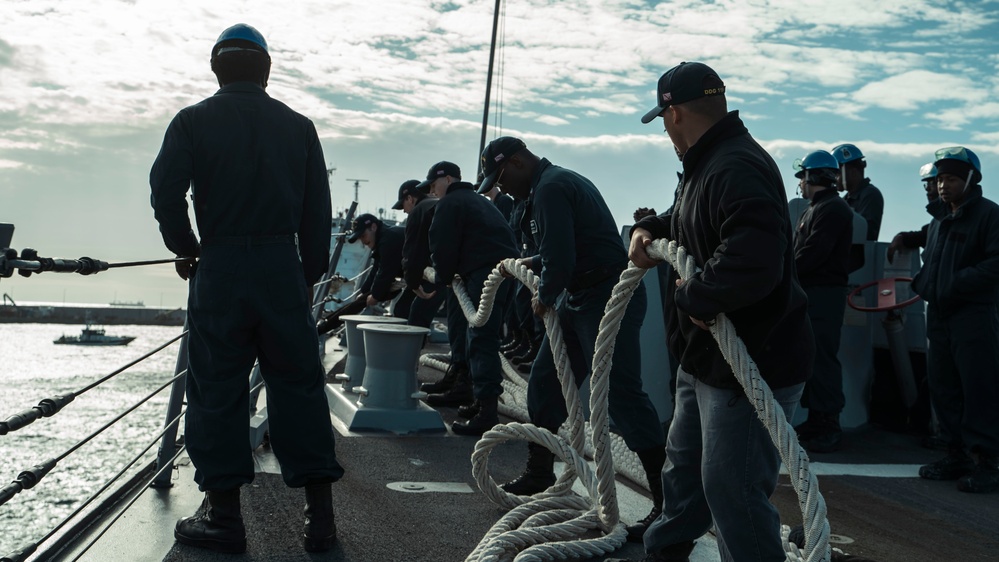 USS Delbert D. Black Pulls into Las Palmas, Spain.