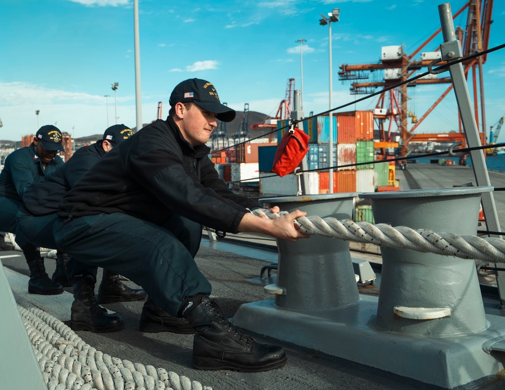 USS Delbert D. Black Pulls into Las Palmas, Spain.