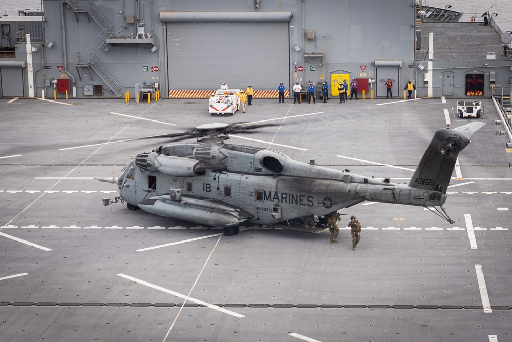 31st MEU conducts VBSS aboard the USS Miguel Keith (ESB 5)