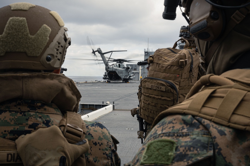 31st MEU conducts VBSS aboard the USS Miguel Keith (ESB 5)