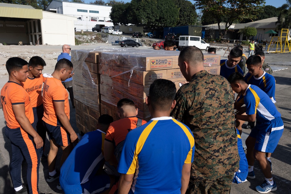 U.S. Marines Support Humanitarian Relief Efforts Alongside Philippine Allies