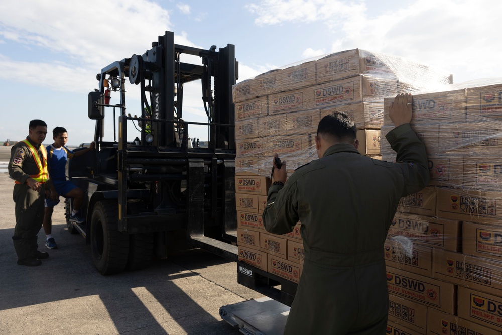 U.S. Marines Support Humanitarian Relief Efforts Alongside Philippine Allies