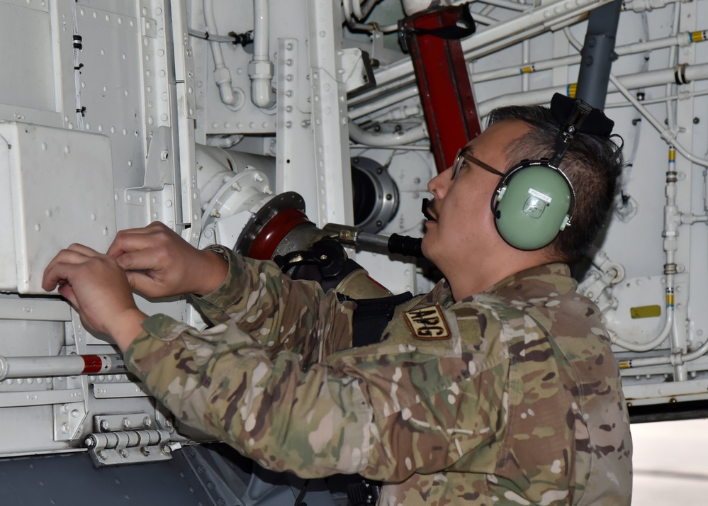 117th Air Refueling Wing Airmen train on KC-135R Stratotanker refueling maintenance