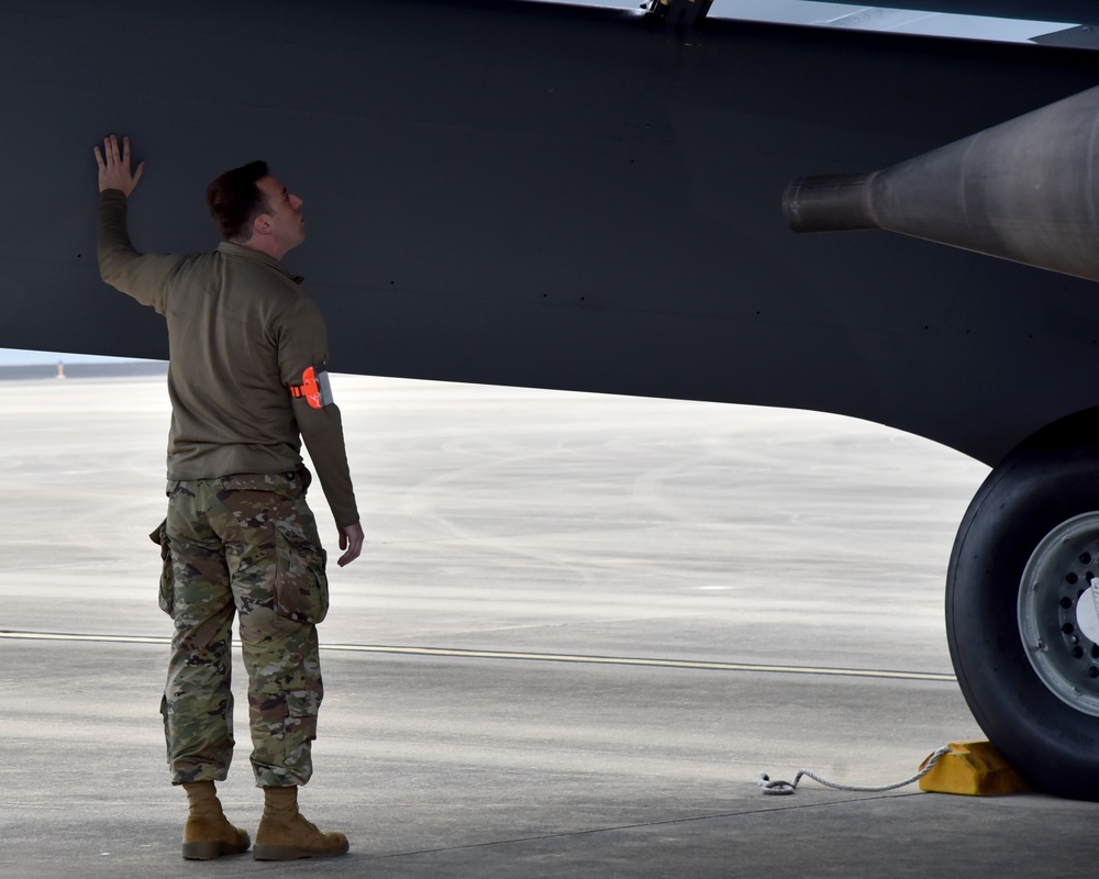 117th Air Refueling Wing Airmen train on KC-135R Stratotanker refueling maintenance