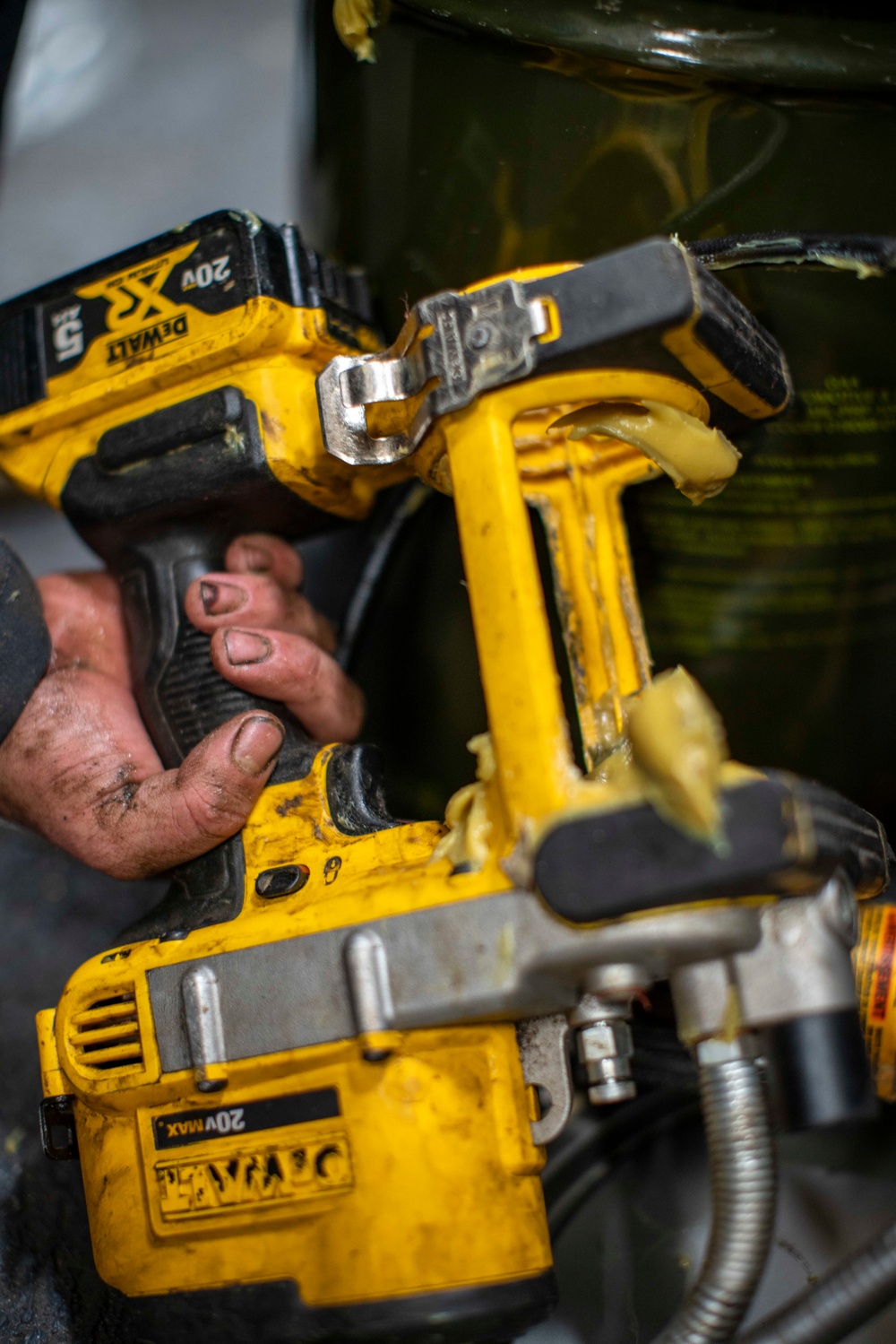 BLT 1/5 Performs Vehicle Maintenance aboard USS Somerset