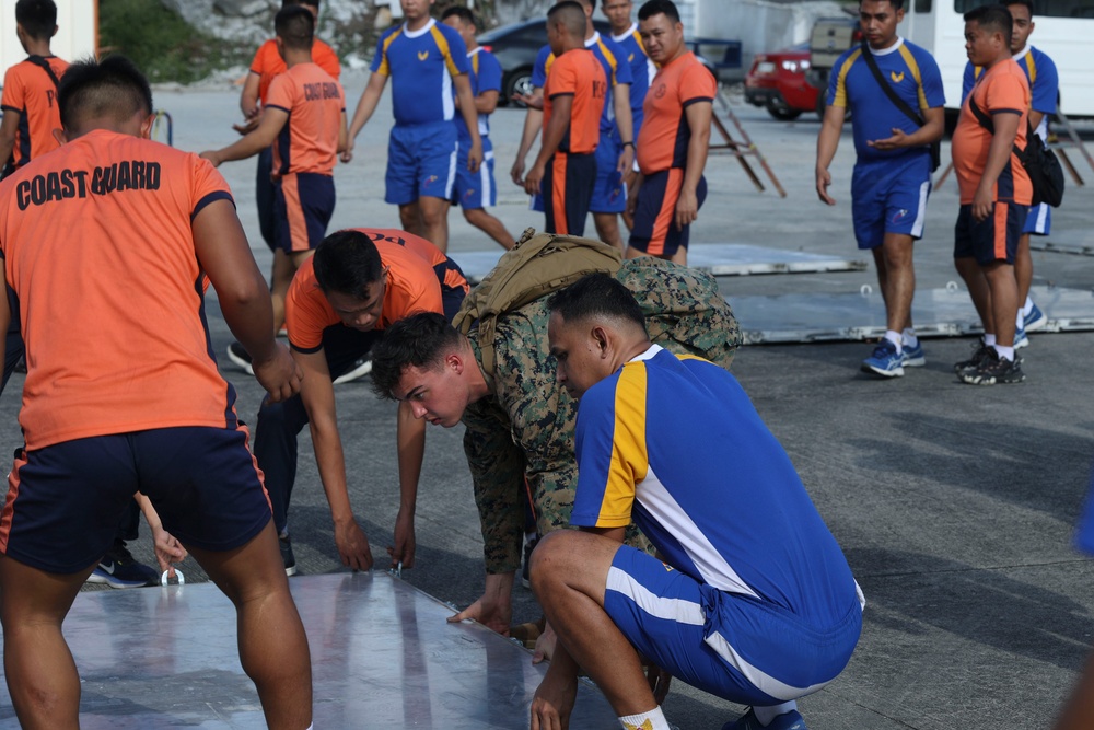 DVIDS - Images - U.S. Marines Support Mindanao Relief Efforts Alongside ...