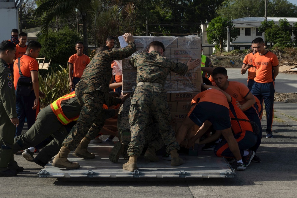 U.S. Marines Support Mindanao Relief Efforts Alongside Philippine Allies