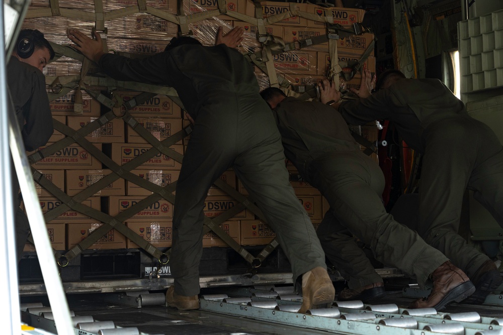 U.S. Marines Continue To Support Mindanao Relief Efforts Alongside Philippine Allies