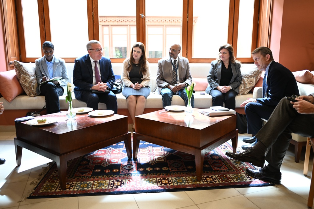 USAID ME SDAA Andrew Plitt (far right) meets with chiefs of parties of USAID programs at AUC on February 5, 2024, to discuss USAID programs implemented by AUC.