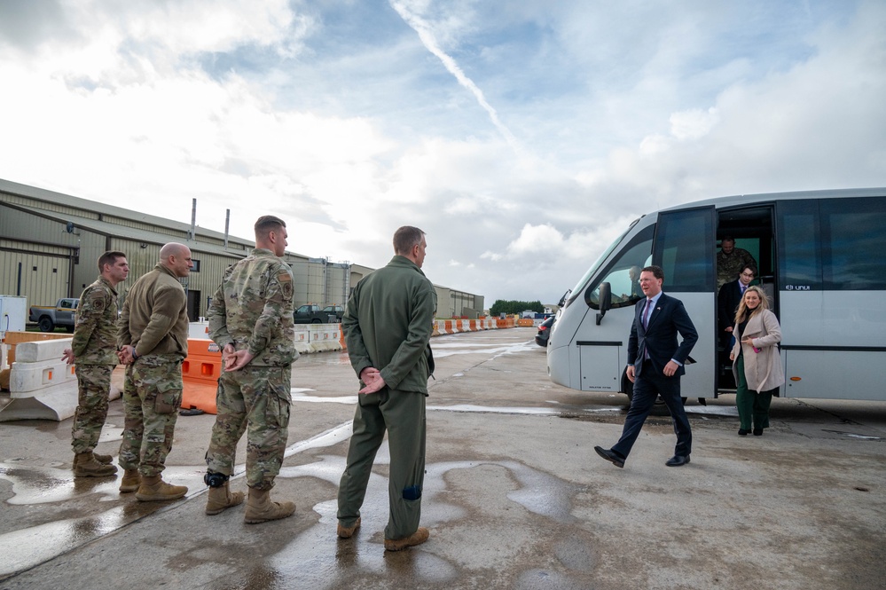 Robert Courts, MP Participates in Immersion Tour on RAF Fairford