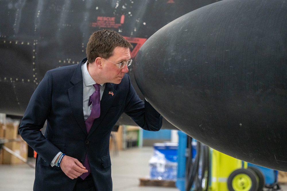 Robert Courts, MP Participates in Immersion Tour on RAF Fairford