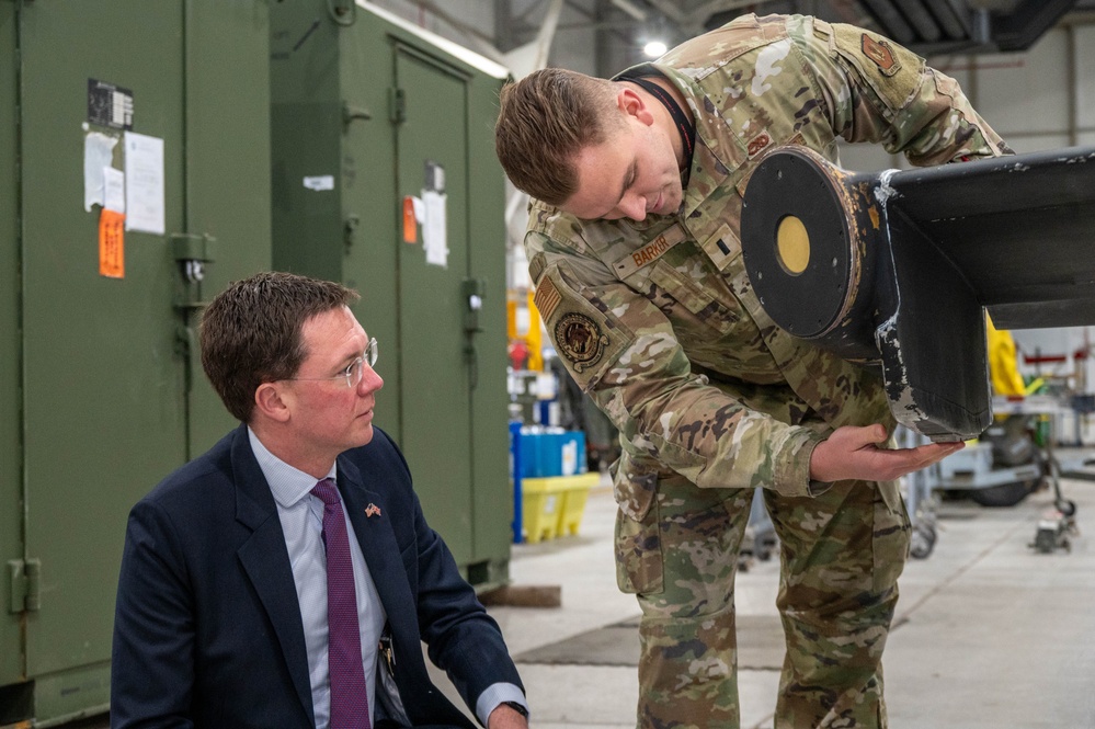Robert Courts, MP Participates in Immersion Tour on RAF Fairford
