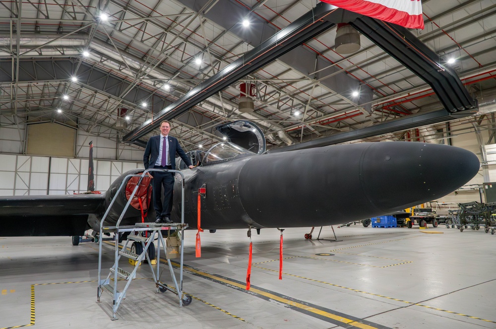 Robert Courts, MP Participates in Immersion Tour on RAF Fairford