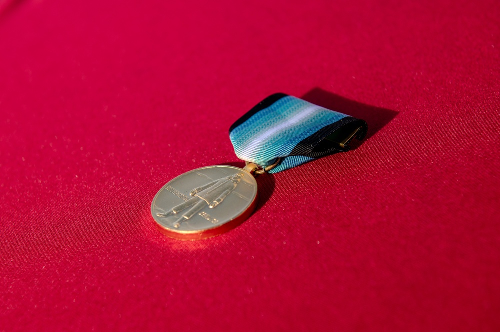 Coast Guard Cutter Polar Star (WAGB 10) crew receives Antarctic Service Medal on Ross Ice Shelf