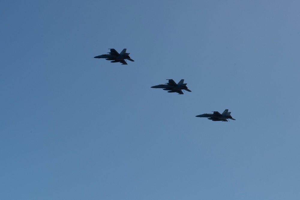 Growlers Fly Over TR