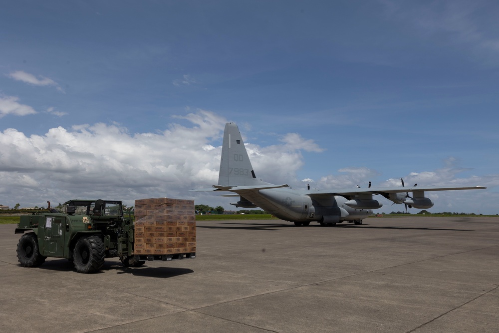 U.S. Marines Continue To Support Mindanao Relief Efforts Alongside Philippine Allies