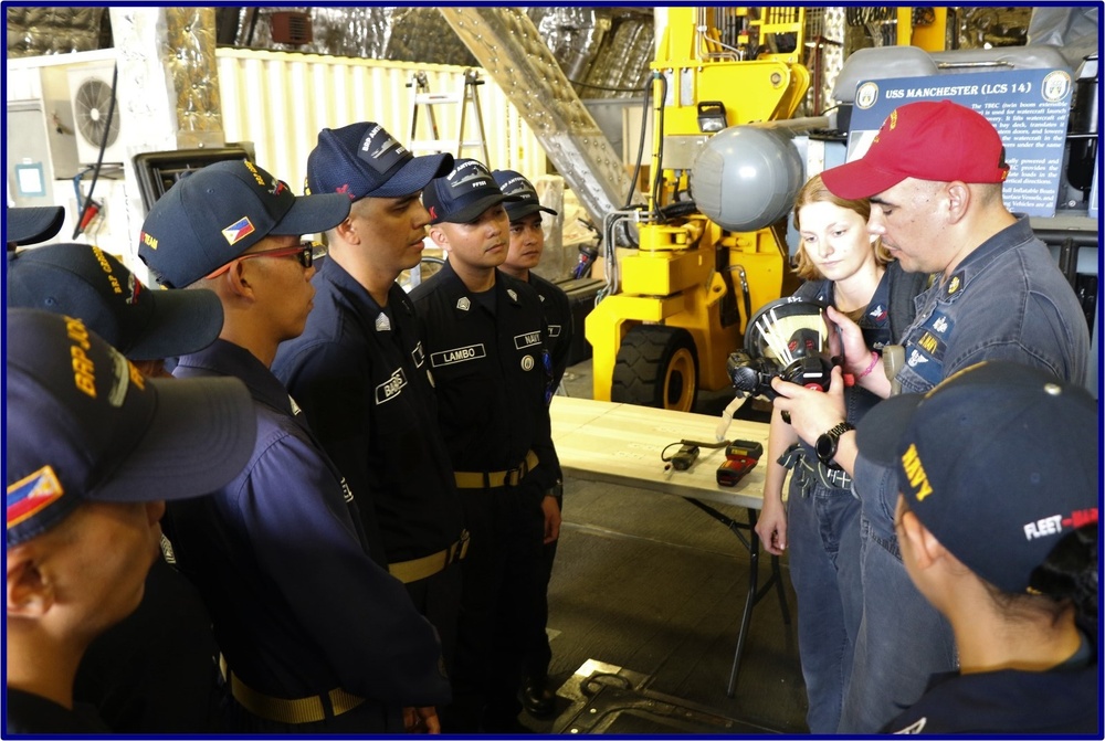 USS Manchester (LCS 14) hosts Philippine Navy Sailors