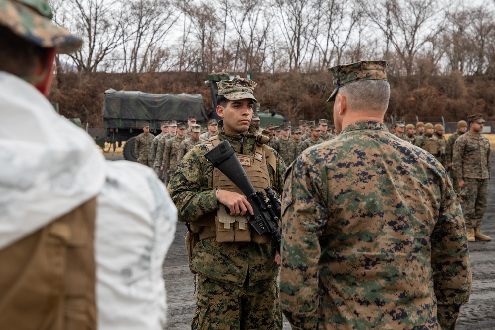 CLR-3 Conducts Battle Hand Off Drills