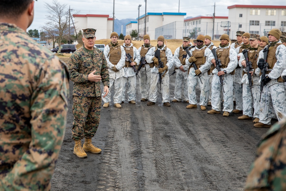 CLR-3 Conducts Battle Hand Off Drills