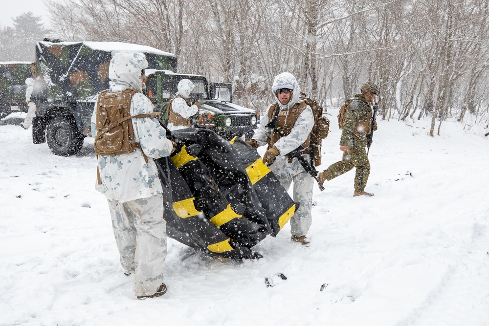 CLR-3 Conducts Battle Hand Off Drills