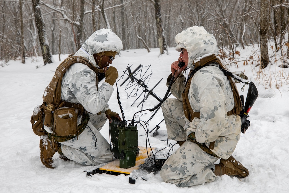 CLR-3 Conducts Battle Hand Off Drills