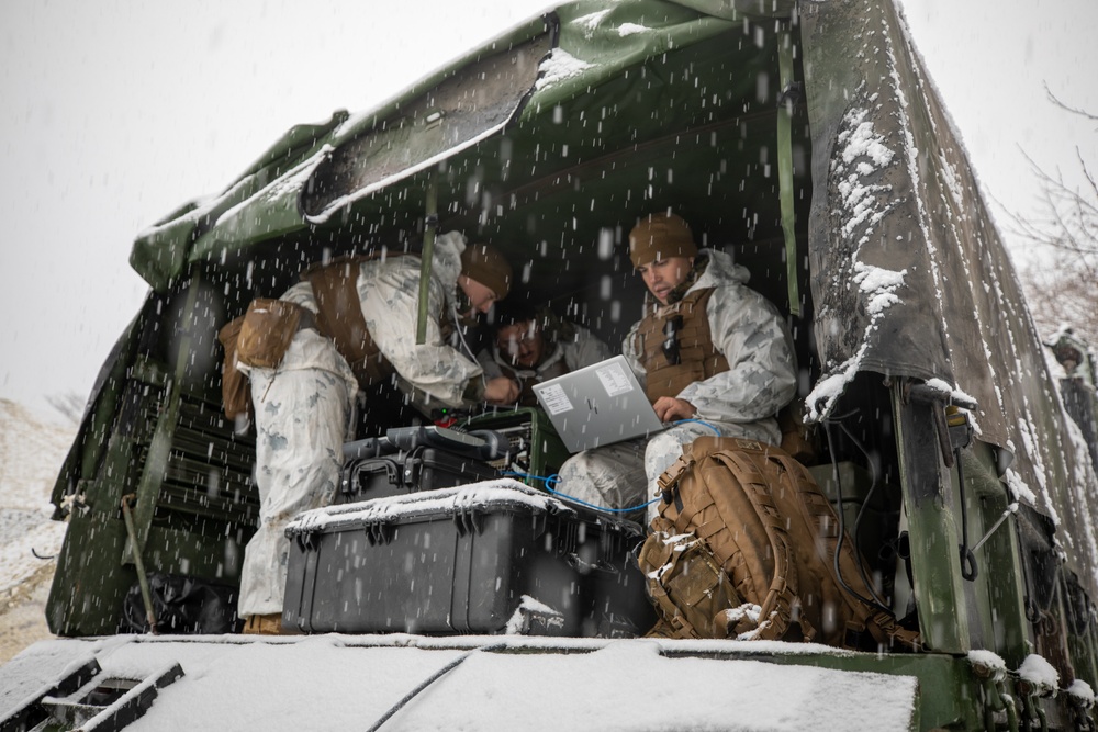 CLR-3 Conducts Battle Hand Off Drills