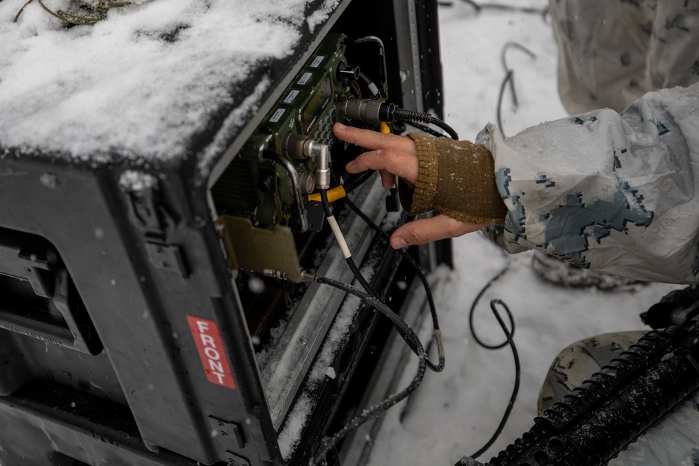 CLR-3 Conducts Battle Hand Off Drills