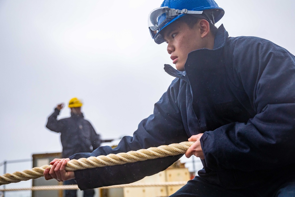 USS Gunston Hall Arrives in Portsmouth, United Kingdom