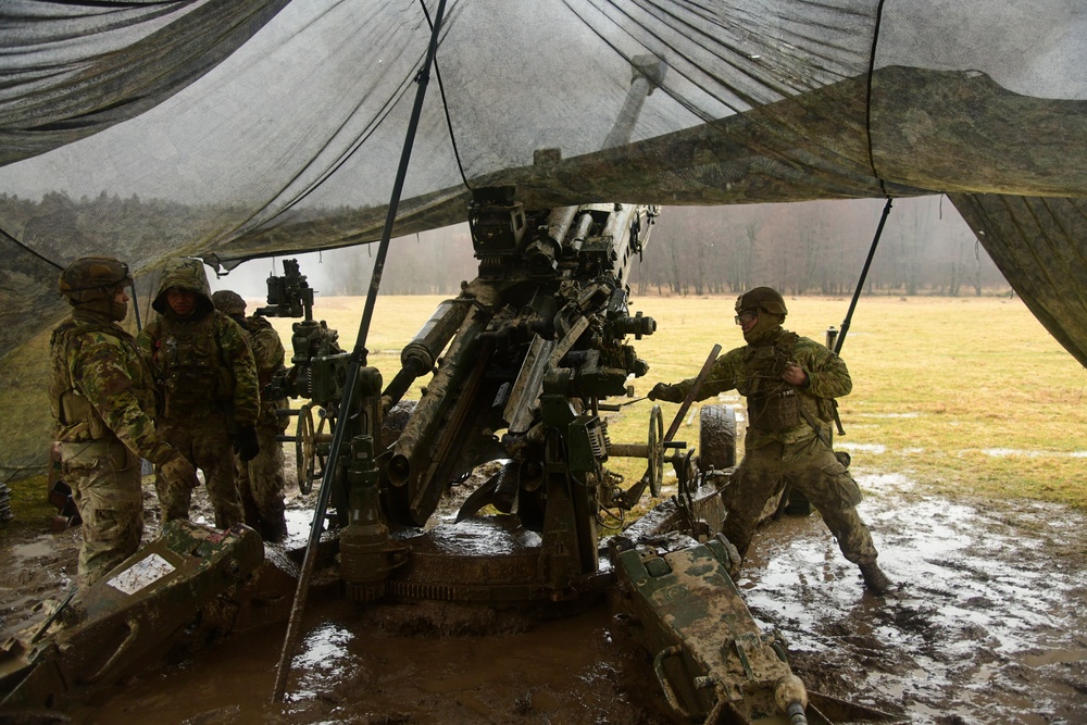 DVIDS - Images - Live Fire Exercise with 2CR Field Artillery Squadron ...