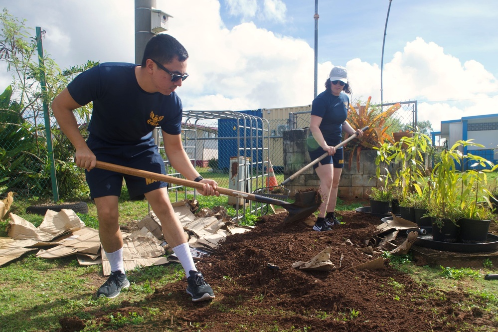 Halsey Sailors Help Guam Community