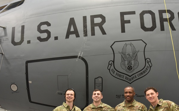 Nose art tradition continues at Niagara