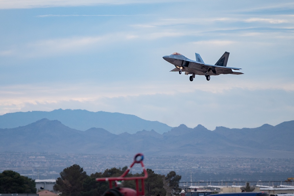 F-22 Landing