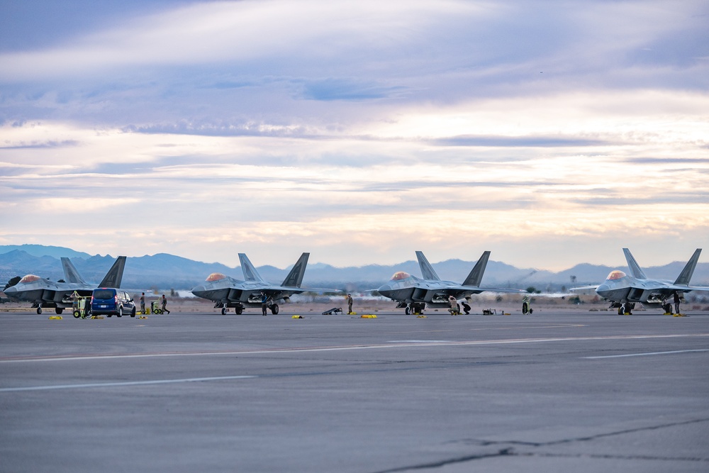 F-22 Landing