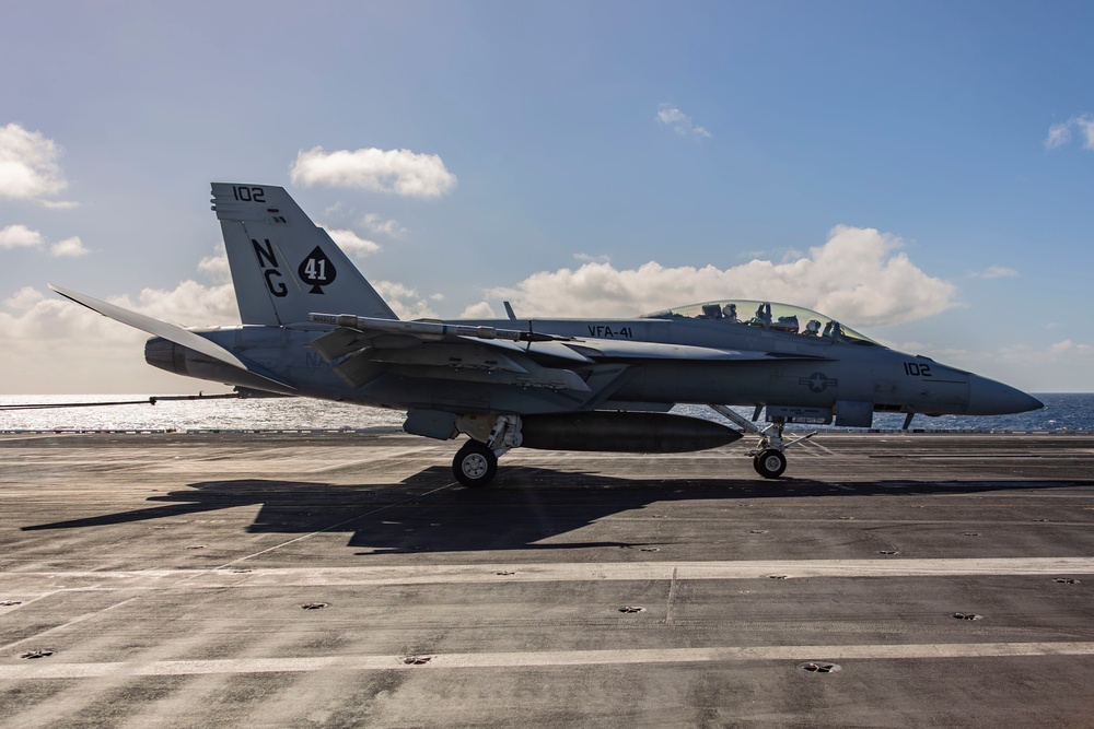 Abraham Lincoln conducts flight operations