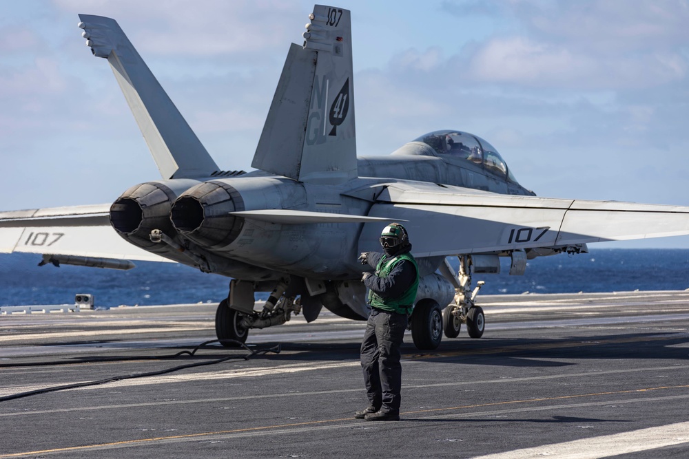 Abraham Lincoln conducts flight operations