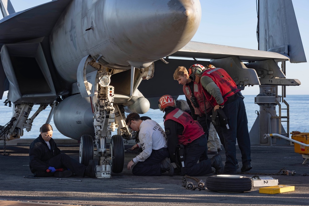 Abraham Lincoln conducts a replenishment-at-sea