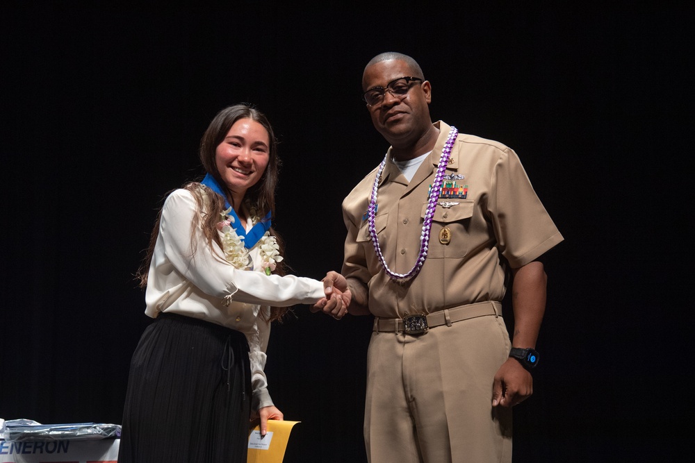 Pacific Missile Range Facility (PMRF) Presents the Naval Science Award to  Students at the Kauai Regional Science and Engineering Fair.