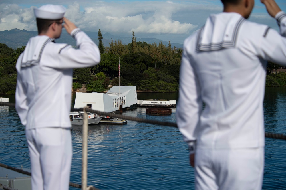 USS Carl Vinson (CVN 70) Pulls into Pearl Harbor for a Scheduled Port Visit