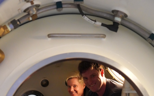 Shipyard Dive Locker Uses Chamber to Treat Hearing Loss