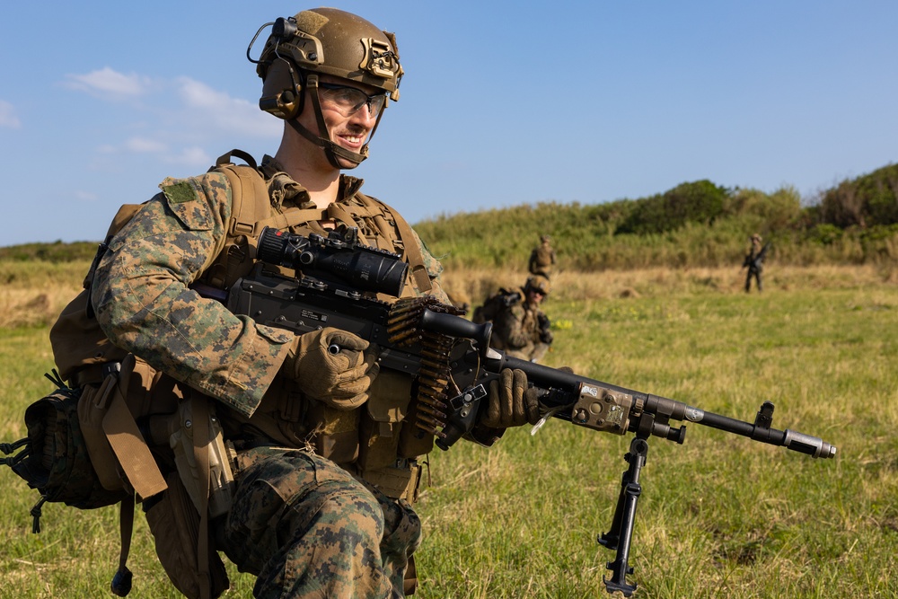 Battalion Landing Team 1/1 conducts helo raid exercise