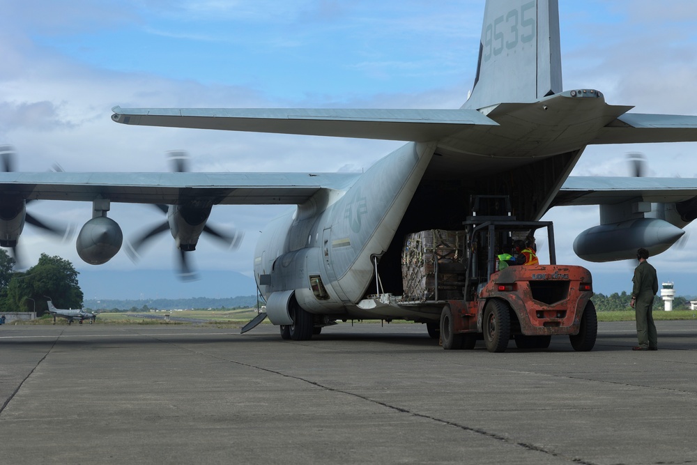 U.S. Marines Continue To Support Mindanao Relief Efforts Alongside Philippine Allies