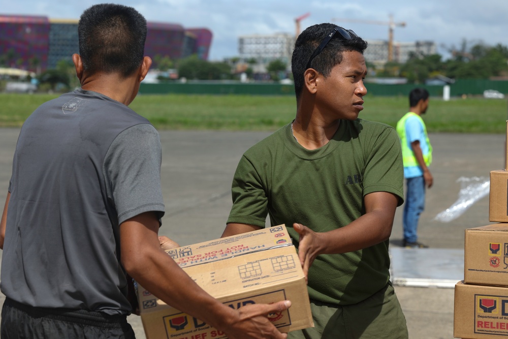 DVIDS - Images - U.S. Marines Continue To Support Mindanao Relief ...