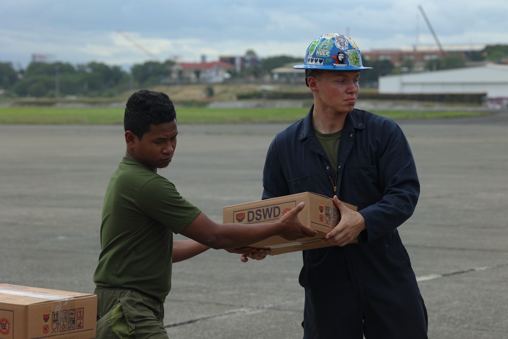 DVIDS - Images - U.S. Marines Continue To Support Mindanao Relief ...