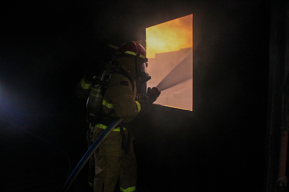 NSA Bahrain conducts life fire training for firefighters and Sailors