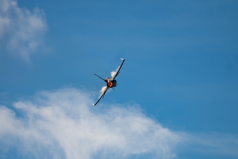 F-16 Viper Demonstration Team perform at Alabama Air Narional Guard