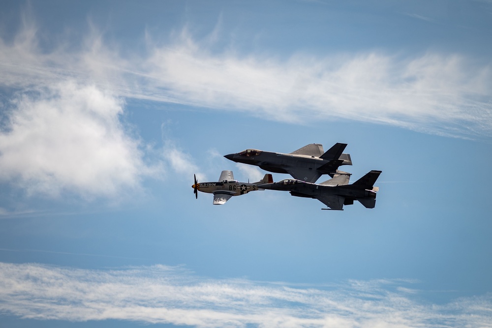 F-16 Viper Demonstration Team perform at Alabama Air Narional Guard