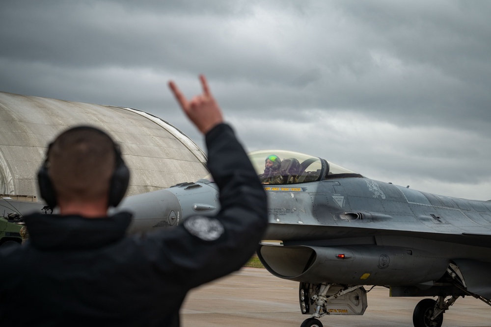 F-16 Viper Demonstration Team perform at Alabama Air Narional Guard